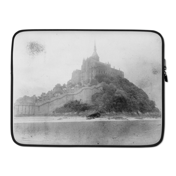 Laptop cover with a B&W photo of the Mont Saint Michel in France