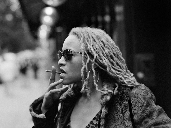 Cassandra Wilson smoking in a New York City street